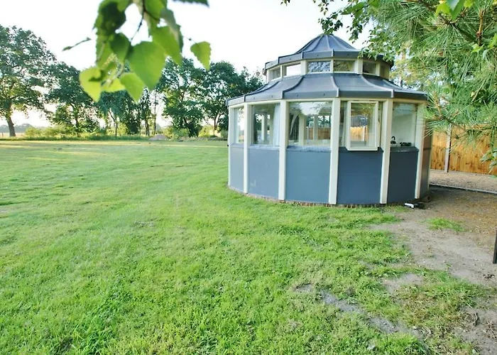The Folly - One Off Luxury Glamping Accommodation