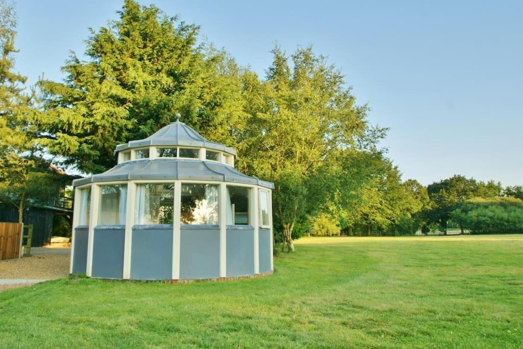 The Folly - One Off Luxury Glamping Norwich